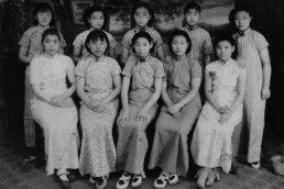 evolution qipao cheongsam dress- female students in 1930s Shanghai